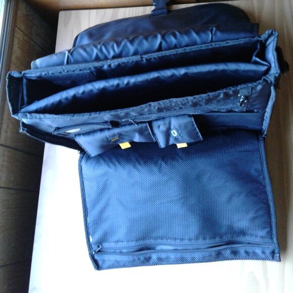 Large Targus Laptop Bag - Picture 5 of 7